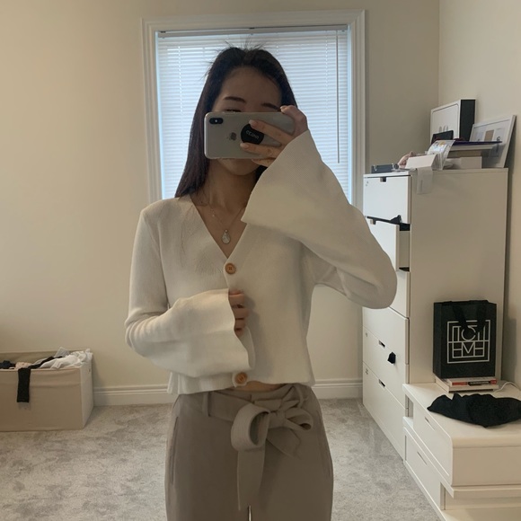 Cropped White Cardigan - Picture 2 of 2